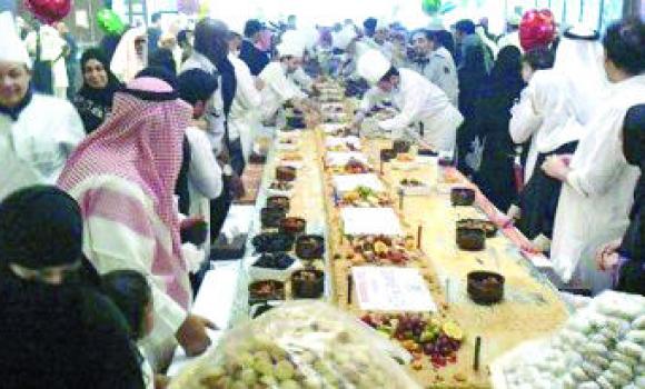 Hotel in Madinah welcomes visitors with large kunafa in Eid Holiday 